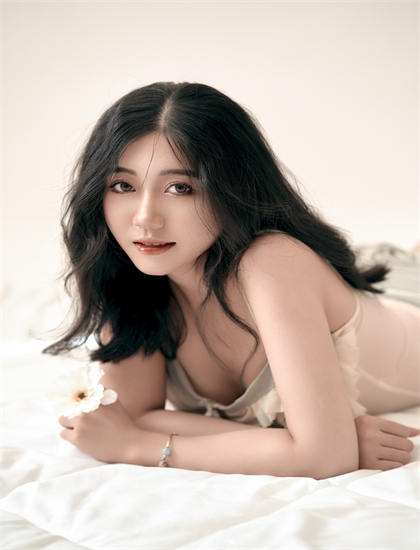 深度影评 文化研究者眼中的《为什么贫穷》的导演风格与创作特点