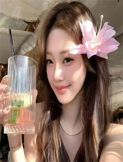 迷你剧深度解析：《A频道OVA》的人物塑造与情感表达 ——深入探索迷你剧的艺术世界